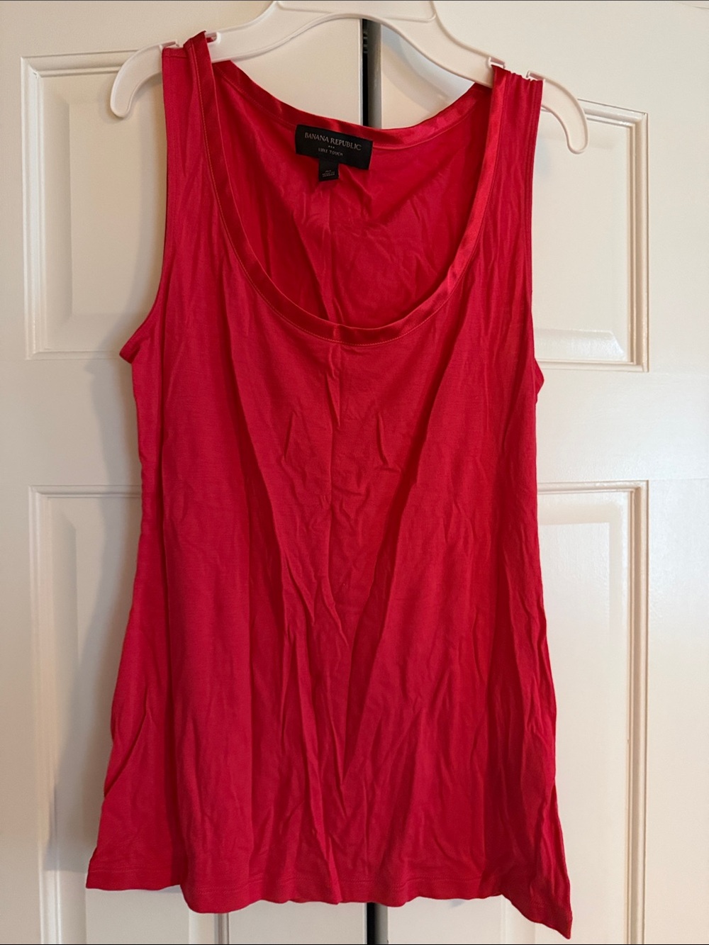 Banana Republic Women's Bright Red Scoop Neck Tank